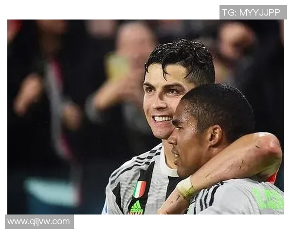 裸体足球球星挑战极限赛事 展现运动员独特身体魅力与竞技精神